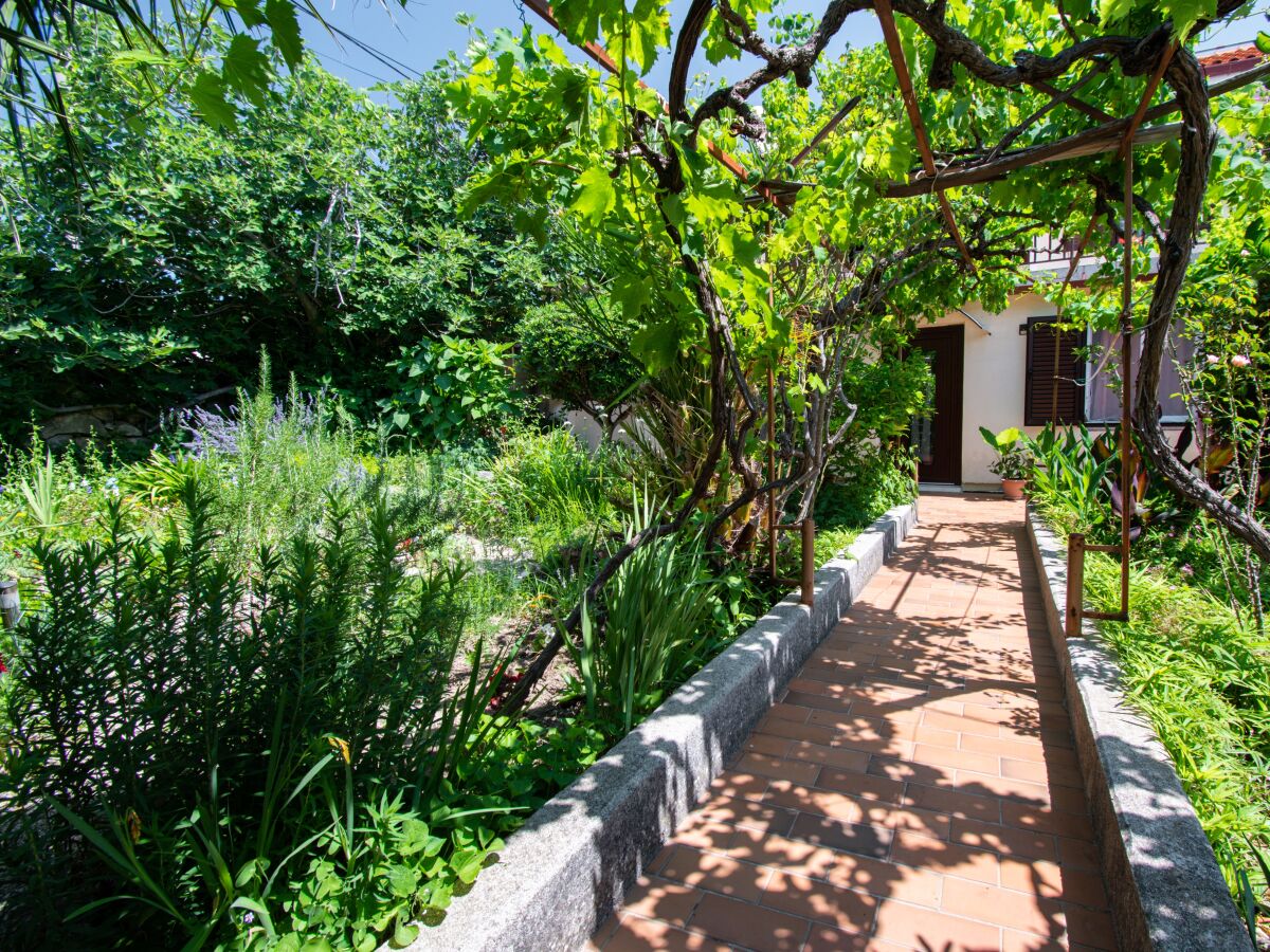 Apartment One bedroom apartment with terrace Barbat, Rab A-4977-b - Outdoor photo 4