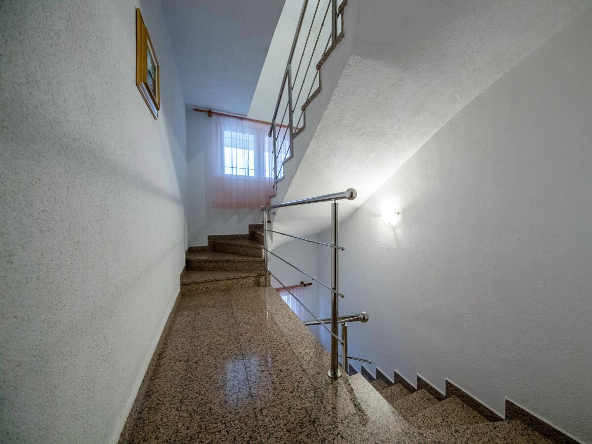 Apartment Two bedroom apartment with terrace Banjol, Rab A-5041-a - Outdoor photo 4