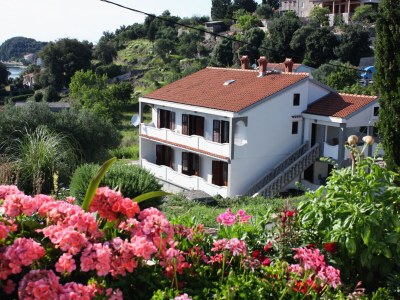 Apartment Four-bedroom apartment with terrace and sea view Kampor, Rab A-5051-a - Outdoor photo 4