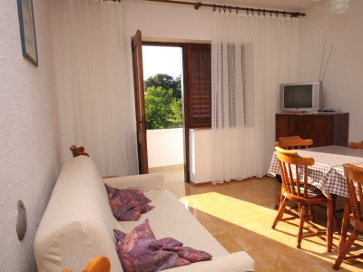 Apartment Four-bedroom apartment with terrace and sea view Kampor, Rab A-5051-a - Outdoor photo 11