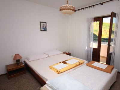 Apartment Four-bedroom apartment with terrace and sea view Kampor, Rab A-5051-a - Outdoor photo 17