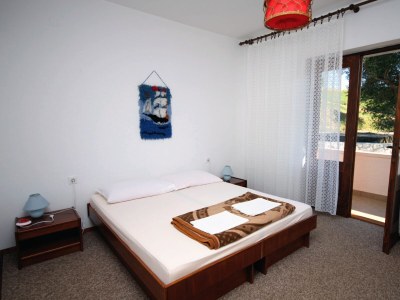 Apartment Four-bedroom apartment with terrace and sea view Kampor, Rab A-5051-a - Outdoor photo 18