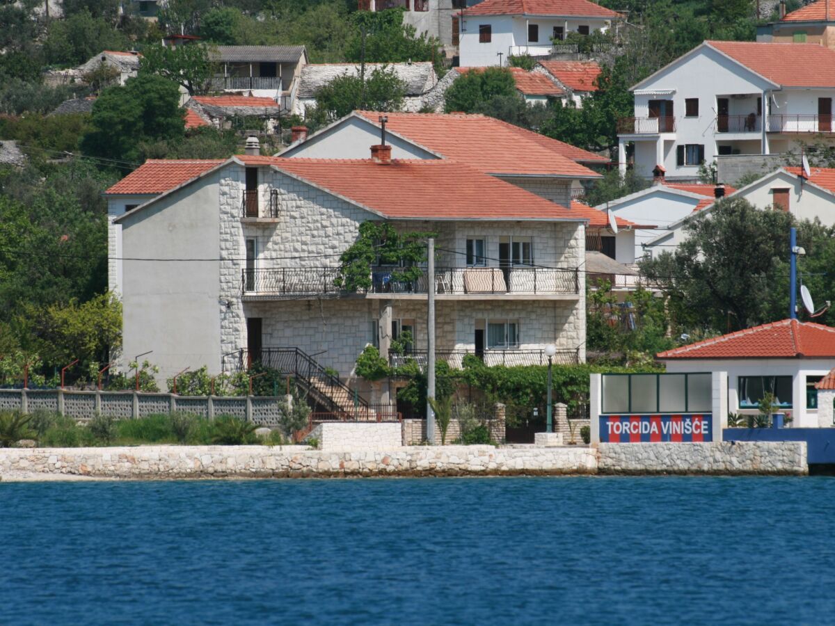 Apartment Three bedroom apartment near beach Vinišće, Trogir A-4892-a