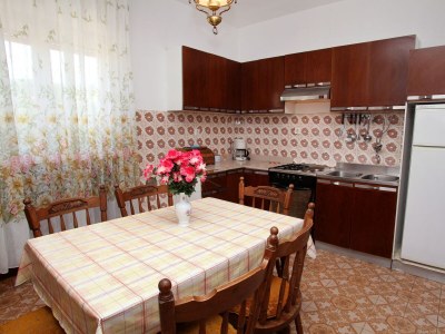 Apartment Three bedroom apartment near beach Vinišće, Trogir A-4892-a - Outdoor photo 15