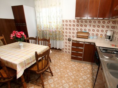 Apartment Three bedroom apartment near beach Vinišće, Trogir A-4892-a - Outdoor photo 16