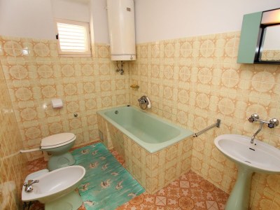 Apartment Three bedroom apartment near beach Vinišće, Trogir A-4892-a - Outdoor photo 25