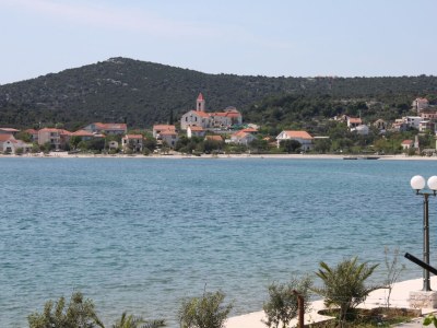 Apartment Three bedroom apartment near beach Vinišće, Trogir A-4892-a - Outdoor photo 32