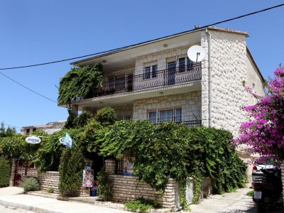 Apartment Three bedroom apartment near beach Vinišće, Trogir A-4892-b - Outdoor photo 3