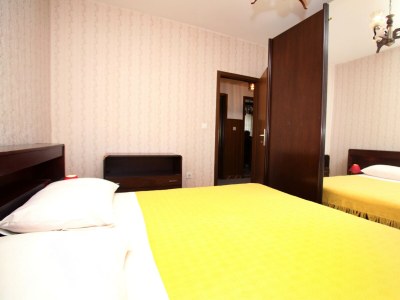 Apartment Three bedroom apartment near beach Vinišće, Trogir A-4892-b - Outdoor photo 26