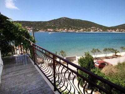 Apartment Three bedroom apartment near beach Vinišće, Trogir A-4892-b - Outdoor photo 32