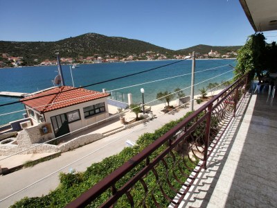 Apartment Three bedroom apartment near beach Vinišće, Trogir A-4892-b - Outdoor photo 34