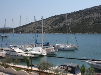 Apartment Three bedroom apartment near beach Vinišće, Trogir A-4892-b - Outdoor photo 36