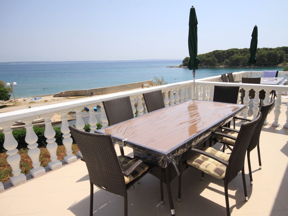 Apartment Two bedroom apartment near beach Ugljan A-829-b