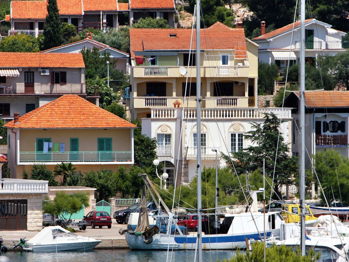 Apartment One bedroom apartment with terrace and sea view Jezera, Murter A-5063-a