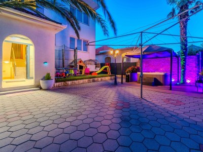 Apartment One bedroom apartment with terrace and sea view Sukošan, Zadar A-5906-b - Outdoor photo 16