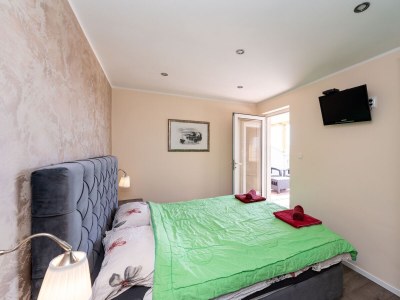 Apartment One bedroom apartment with terrace and sea view Sukošan, Zadar A-5906-b - Outdoor photo 25