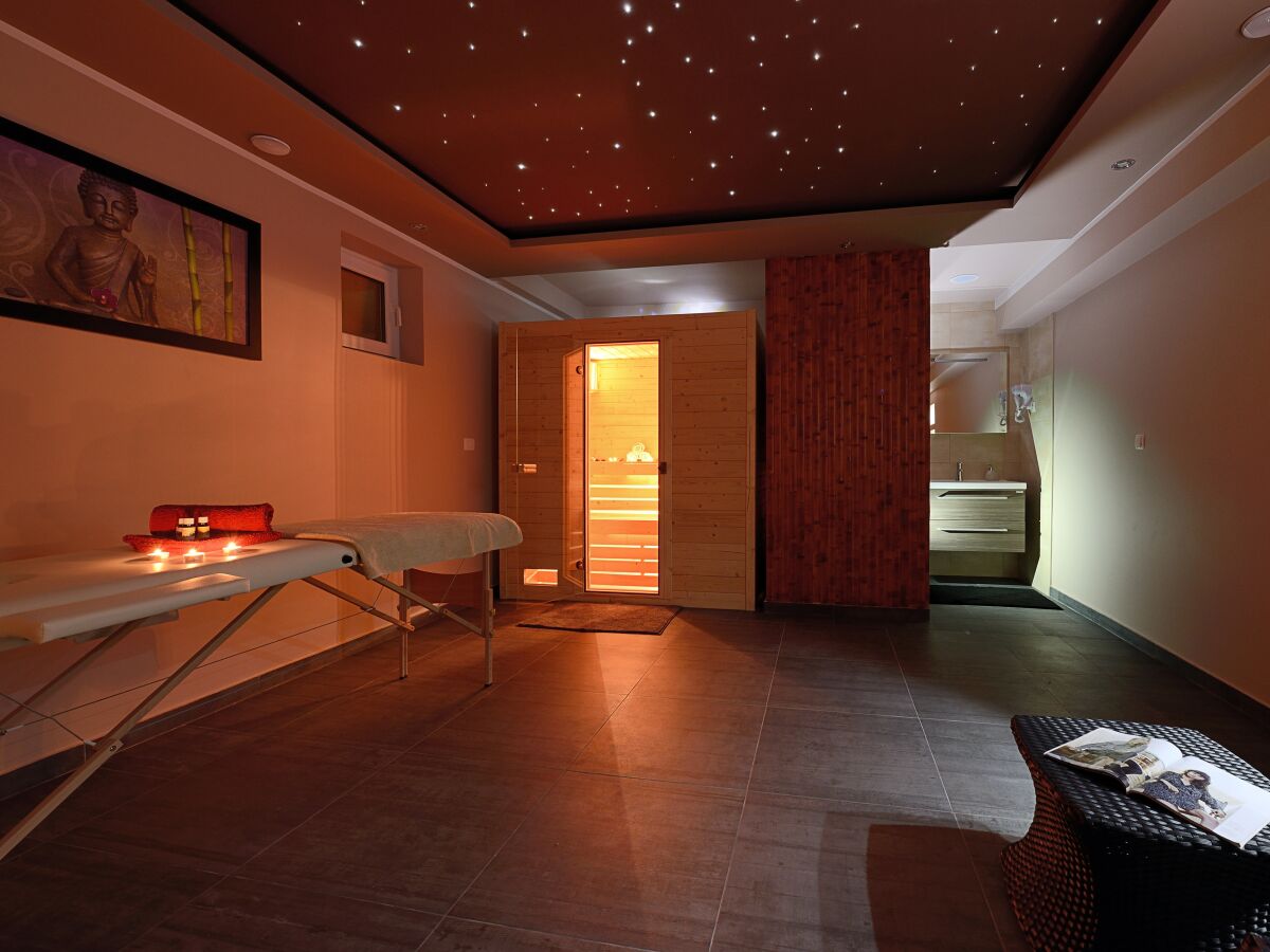 Holiday room with air-conditioning Sukošan, Zadar S-5906-a