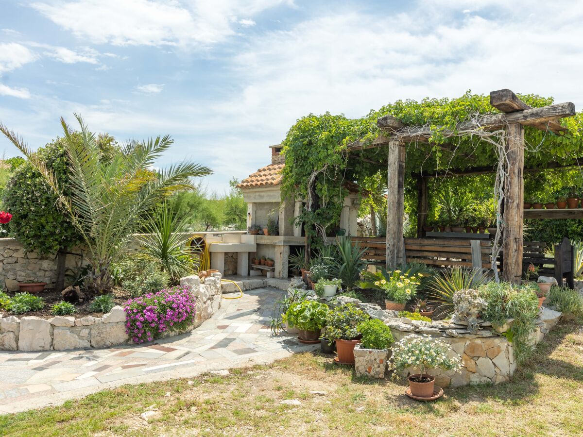 Apartment One bedroom apartment with terrace and sea view Ražanac, Zadar A-5885-a - Outdoor photo 4