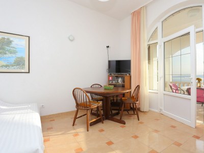 Apartment One bedroom apartment with terrace and sea view Brela, Makarska A-6006-a - Outdoor photo 11