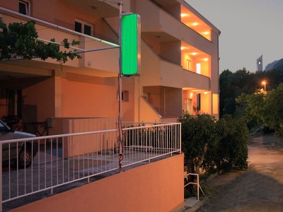 Apartment One bedroom apartment with terrace and sea view Tučepi, Makarska A-6058-c - Outdoor photo 4