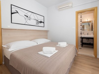 Apartment One bedroom apartment with balcony and sea view Makarska A-6632-a - Outdoor photo 20