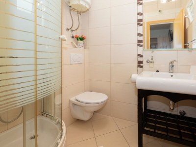 Apartment One bedroom apartment with balcony and sea view Makarska A-6632-a - Outdoor photo 25