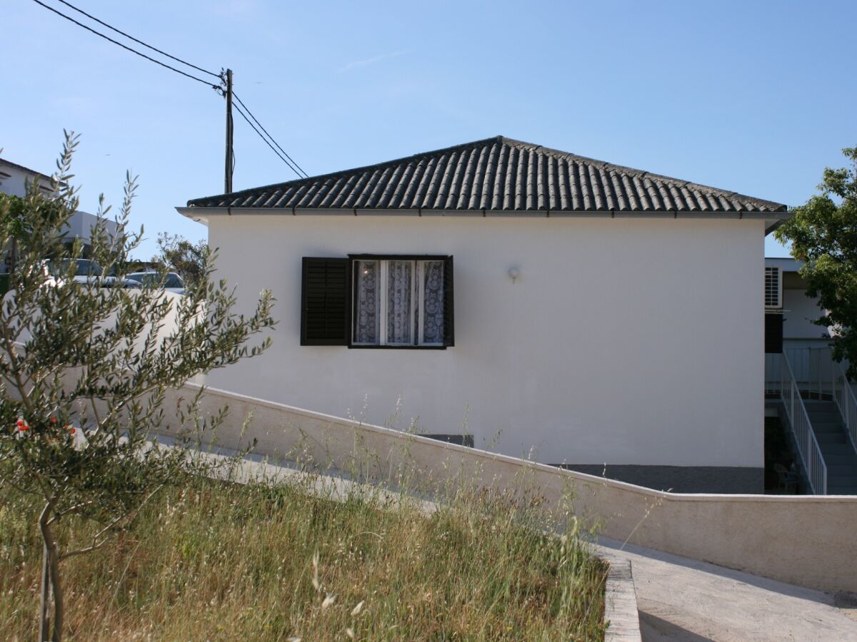 Apartment Two bedroom apartment near beach Stara Novalja, Pag A-6301-b - Outdoor photo 4