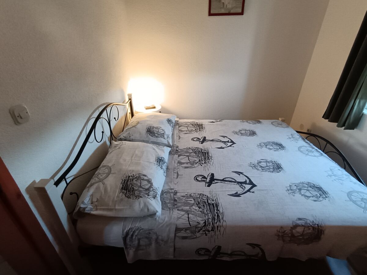 Apartment One bedroom apartment with balcony and sea view Posedarje, Novigrad A-6190-b