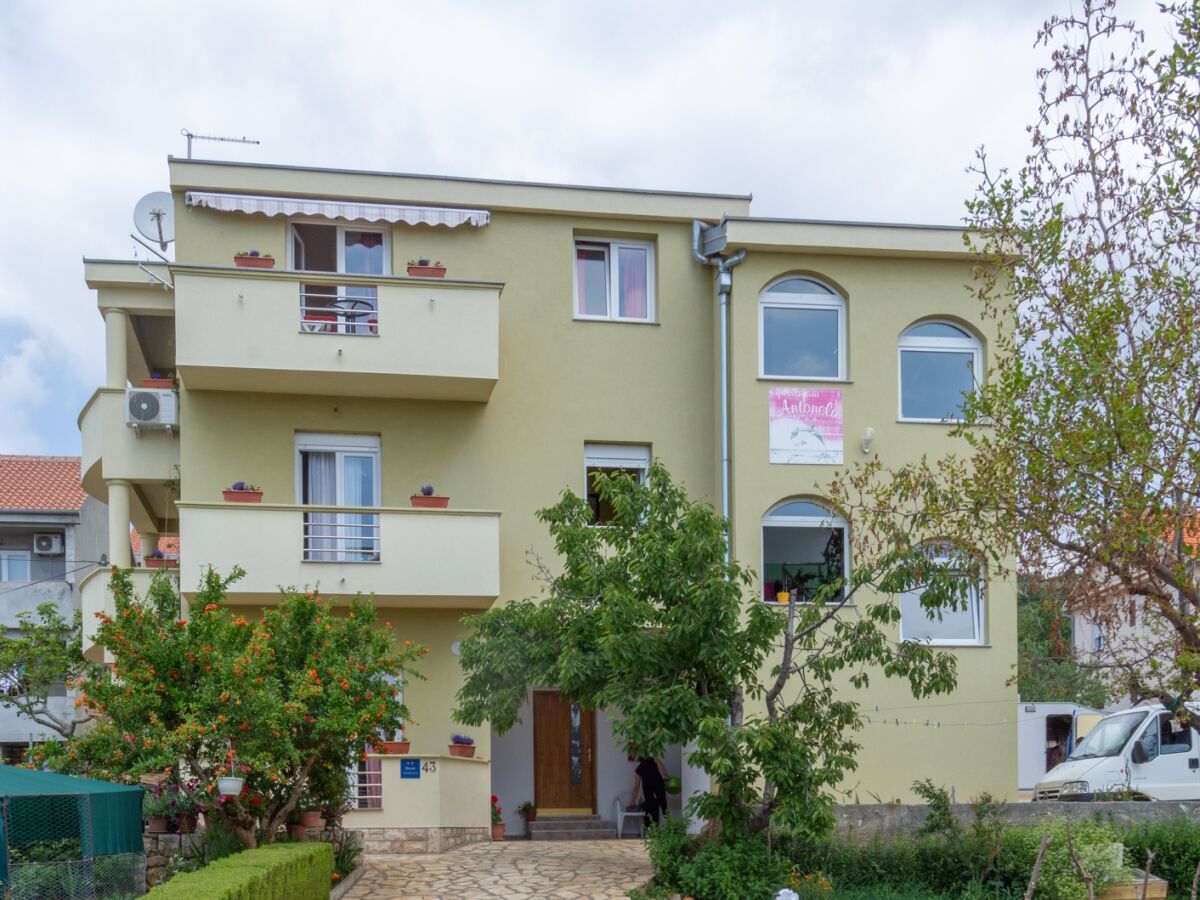 Apartment One bedroom apartment with balcony and sea view Posedarje, Novigrad A-6190-b - Outdoor photo 3