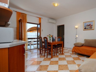 Apartment One bedroom apartment with balcony and sea view Nin, Zadar A-6153-c in Nin - Apartment