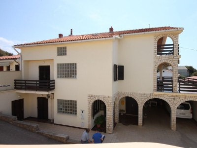 Apartment One bedroom apartment near beach Cove Mulobedanj, Pag A-6275-d in Lun - Apartment