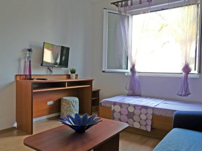 Apartment One bedroom apartment with balcony and sea view Drvenik Donja vala, Makarska A-6756-a - Outdoor photo 7