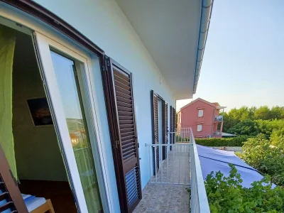 Apartment Four-bedroom apartment with terrace and sea view Pag A-6325-a - Outdoor photo 30