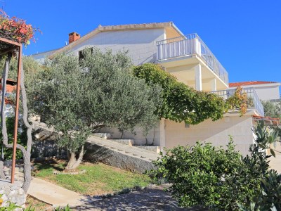 Apartment Two bedroom apartment near beach Okrug Donji, Čiovo A-6859-d - Outdoor photo 6