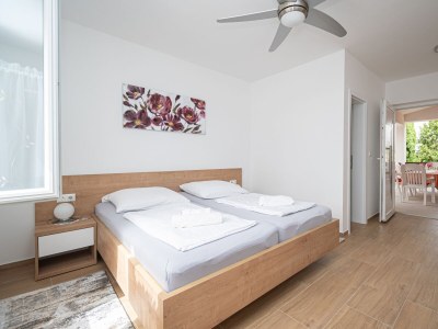 Apartment Two bedroom apartment with terrace Starigrad, Paklenica A-6580-b - Outdoor photo 36