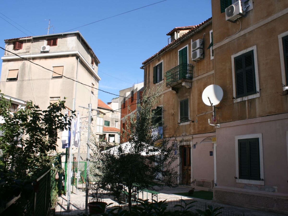 Holiday room with air-conditioning Split S-6973-a - Outdoor photo 2