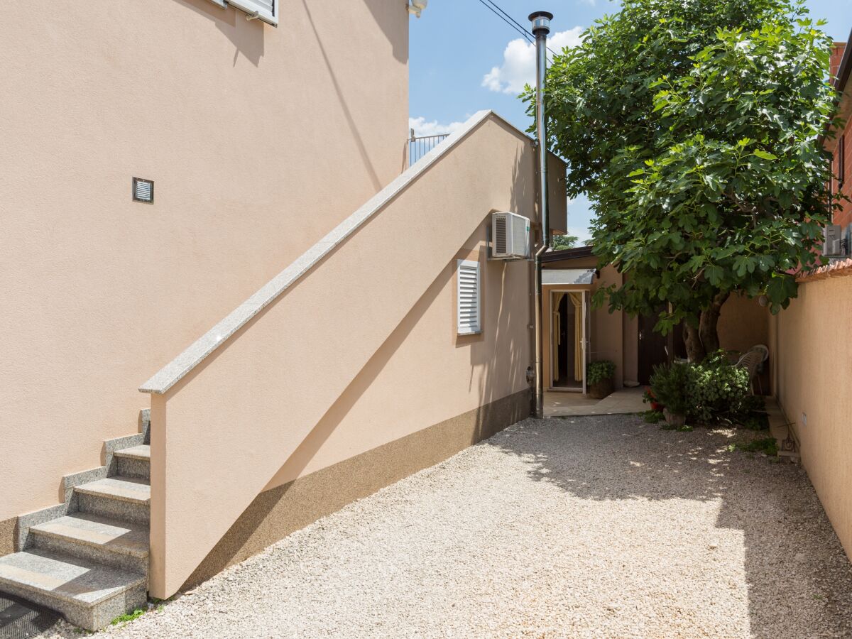 Apartment Two bedroom apartment with terrace Tar, Poreč A-6948-b - Outdoor photo 4