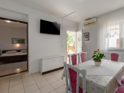 Apartment Two bedroom apartment with terrace Tar, Poreč A-6948-b - Outdoor photo 5