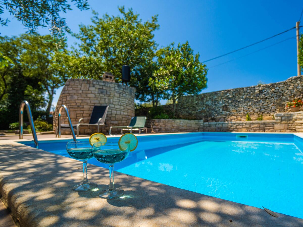 Apartment Two bedroom apartment with balcony Krnica, Marčana A-7357-d