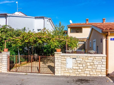 Apartment Three bedroom apartment with terrace Valbandon, Fažana A-7352-a - Outdoor photo 3