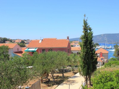 Apartment One bedroom apartment with terrace and sea view Ilovik, Lošinj A-8069-a in Ilovik - Apartment