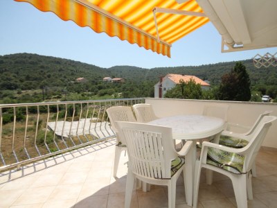 Apartment One bedroom apartment with terrace and sea view Božava, Dugi otok A-8100-a - Outdoor photo 19