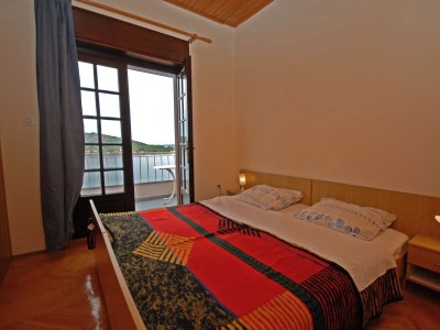 Apartment Two bedroom apartment with balcony and sea view Kali, Ugljan A-14083-a - Outdoor photo 8