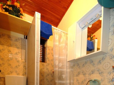 Apartment Two bedroom apartment with balcony and sea view Kali, Ugljan A-14083-a - Outdoor photo 9