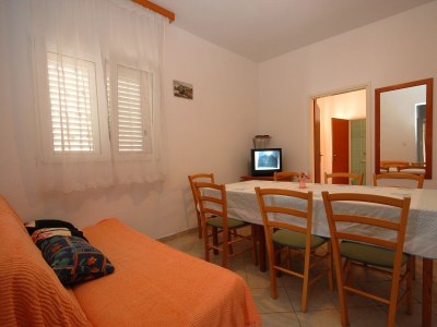 Apartment Three bedroom apartment with balcony and sea view Kali, Ugljan A-14083-d - Outdoor photo 6