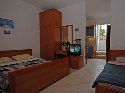 Apartment Studio flat with balcony and sea view Kali, Ugljan AS-14083-a - Outdoor photo 9