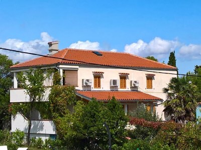 Apartment Two bedroom apartment with terrace Nerezine, Lošinj A-8049-a - Outdoor photo 2