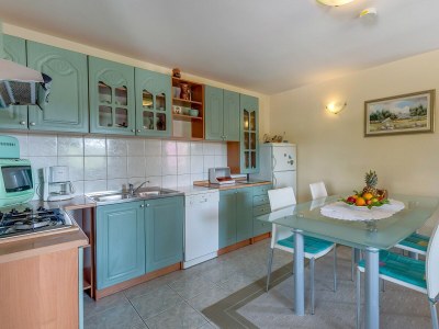 Apartment Two bedroom apartment with terrace Nerezine, Lošinj A-8049-a - Outdoor photo 15