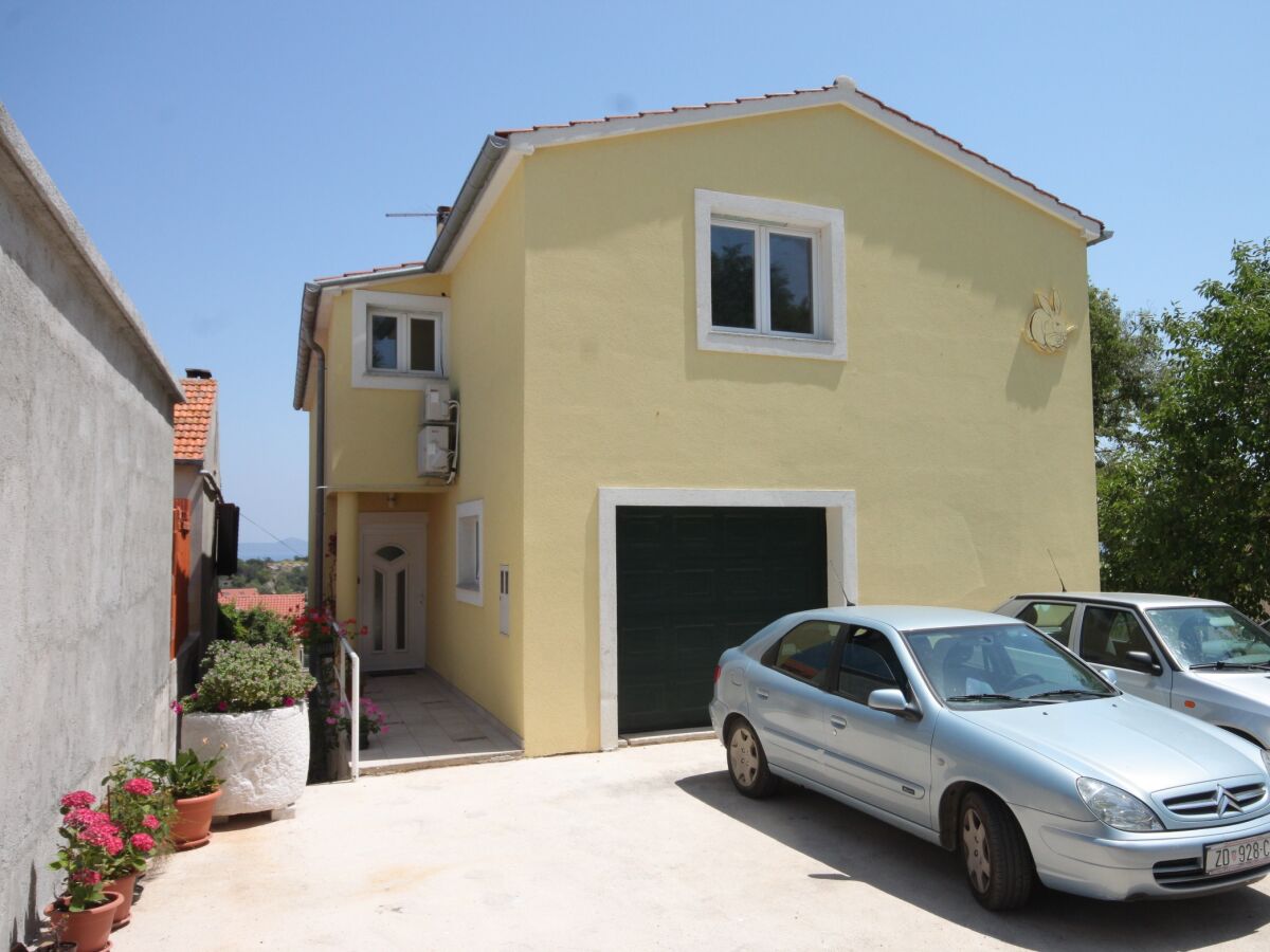 Apartment Two bedroom apartment with terrace Sali, Dugi otok A-8137-a - Outdoor photo 2