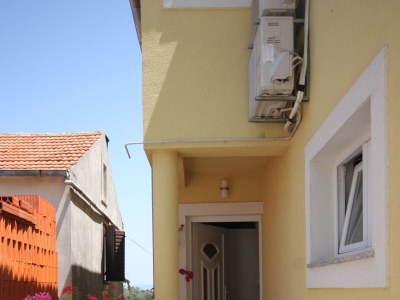 Apartment Two bedroom apartment with terrace Sali, Dugi otok A-8137-a - Outdoor photo 6